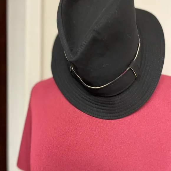 Burberry | Accessories | Burberry Black Hat With Check Nova  display picture 3